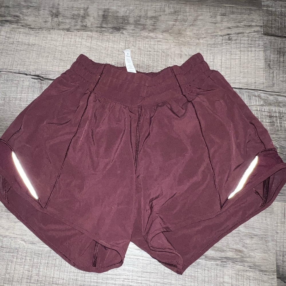 Lululemon Hotty Hot High Rise Lined Short 4”